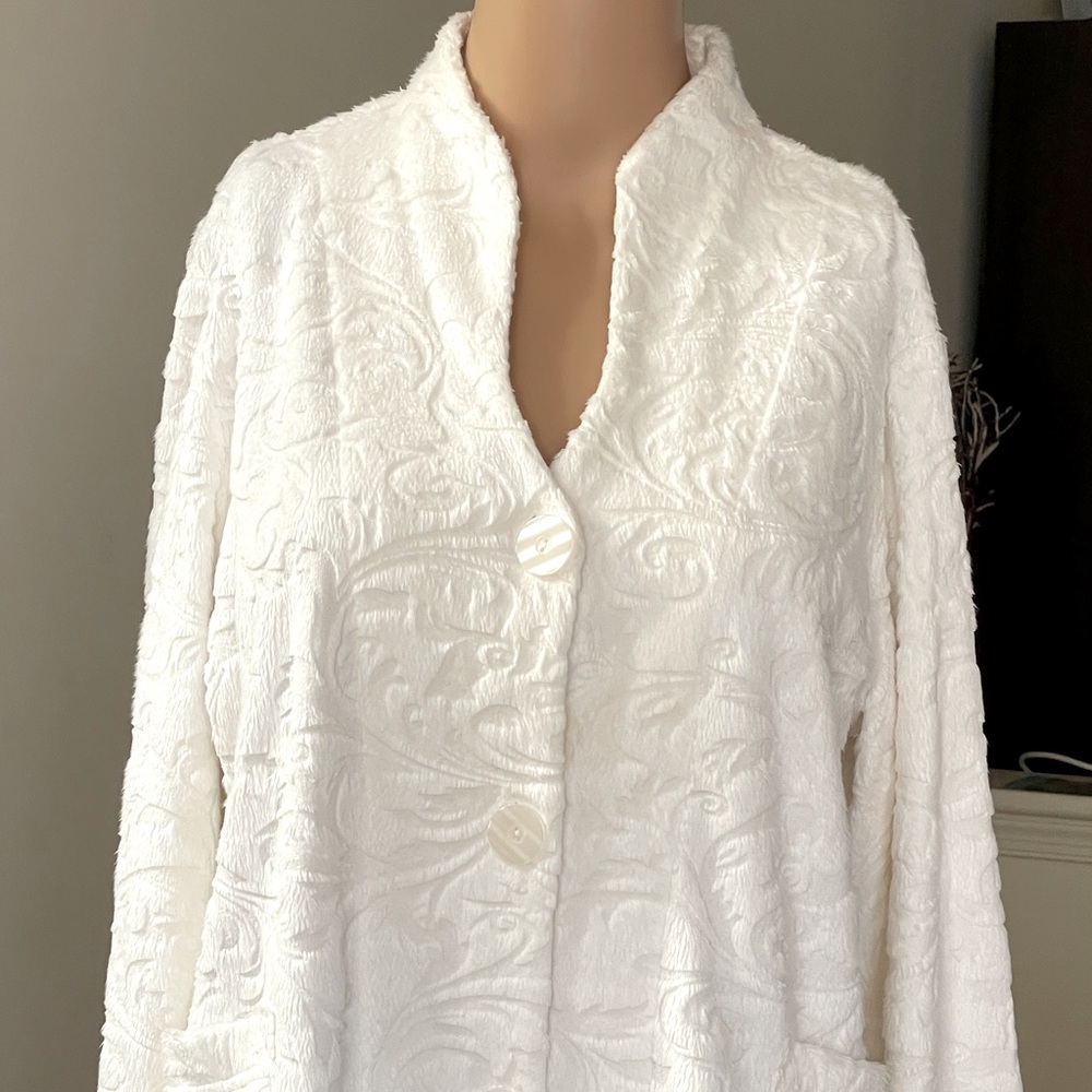 NWOT Super Soft Charter Club White Intimates Tops Size Medium
